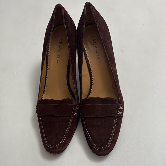 ANNE KLEIN Suede Loafer Kitten Heels - Picture 1 of 10